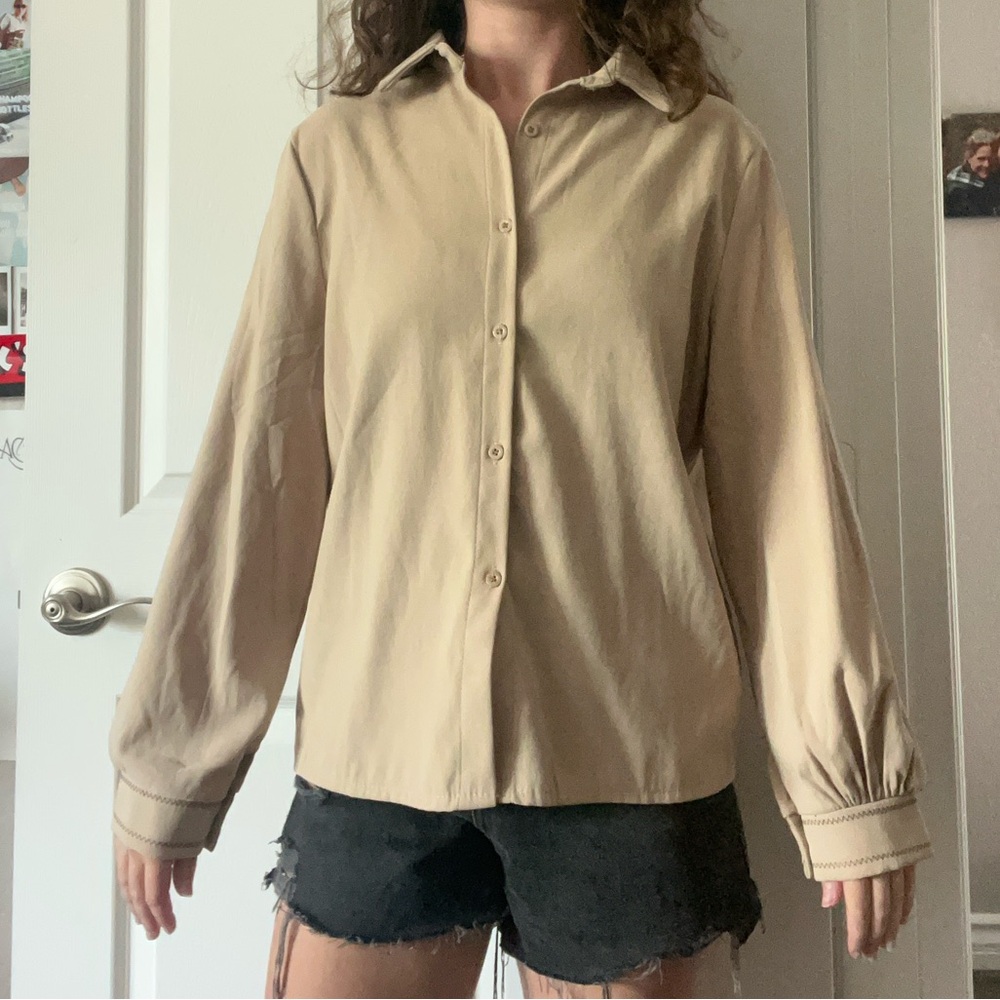 Free Style Button-Up Shirt - Picture 11 of 12